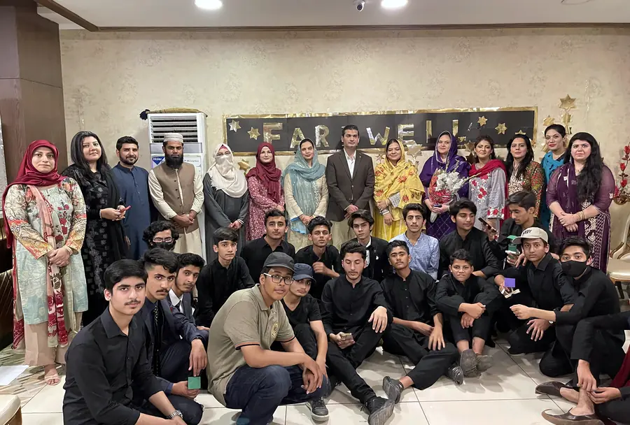 Students and teachers at the Class of 2022 farewell
